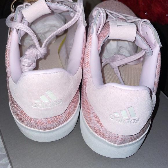 Adidas shoes - Picture 2 of 6